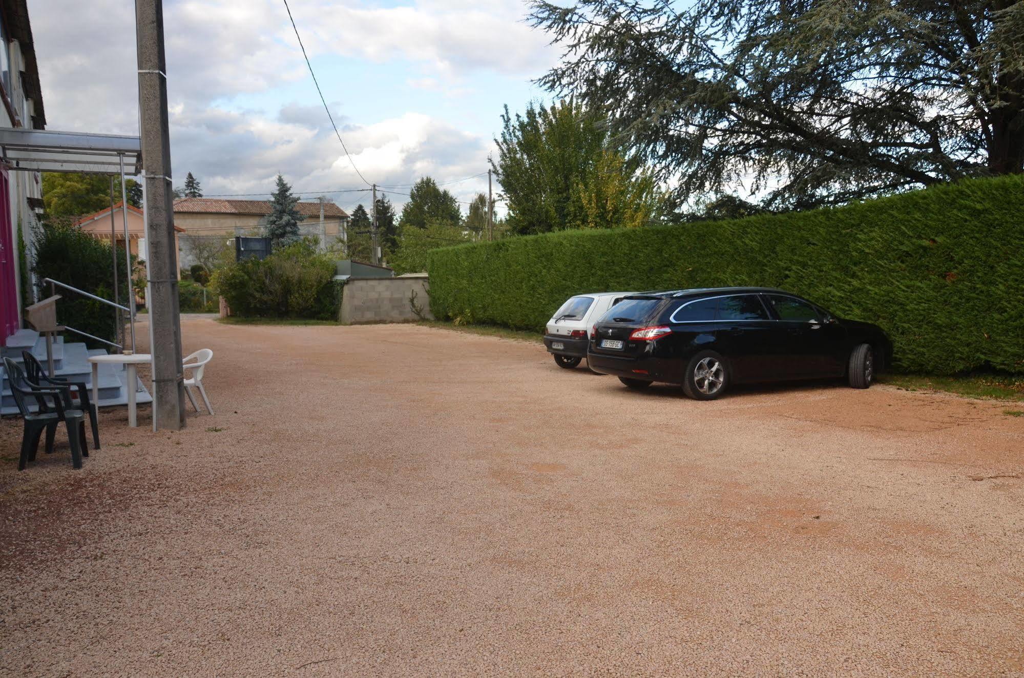 Hotel Des Sables Saint-Georges-de-Reneins Exterior photo